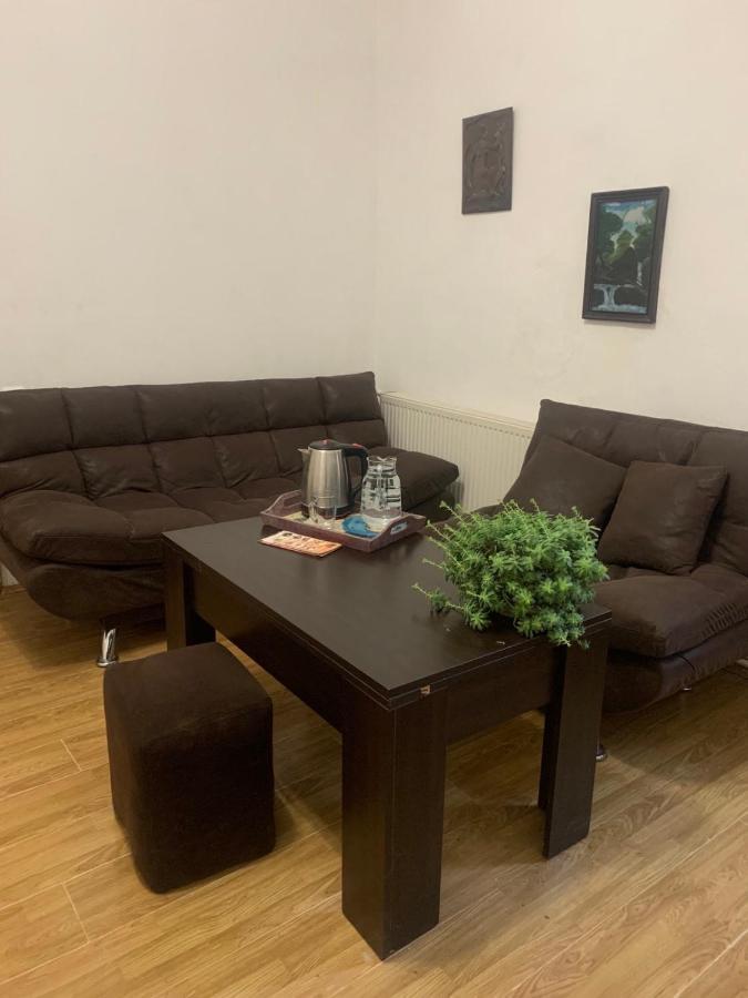 Leila Apartment Tbilisi Exteriör bild