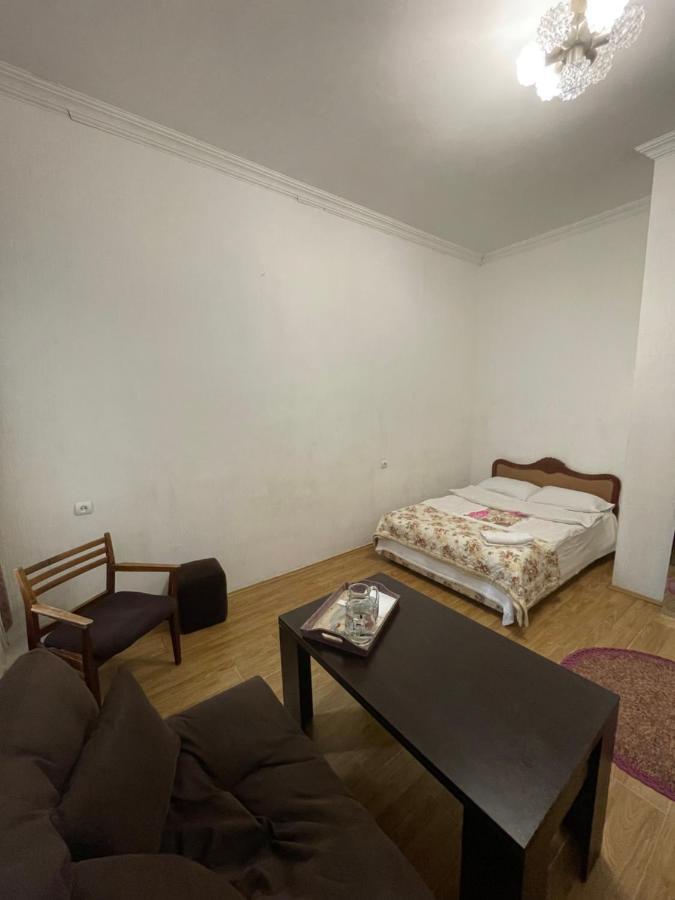 Leila Apartment Tbilisi Exteriör bild