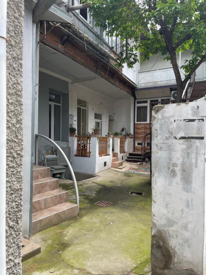 Leila Apartment Tbilisi Exteriör bild