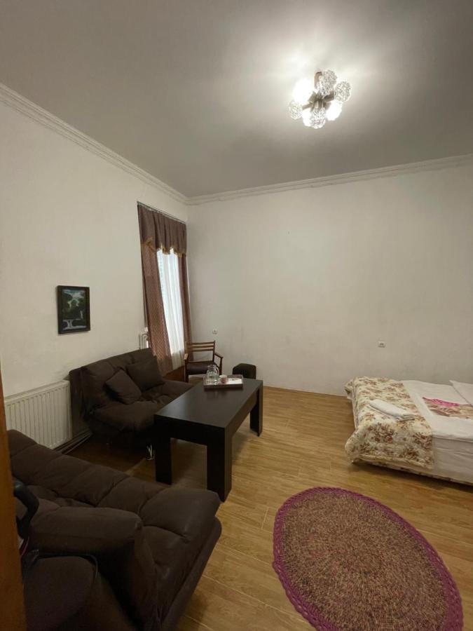 Leila Apartment Tbilisi Exteriör bild